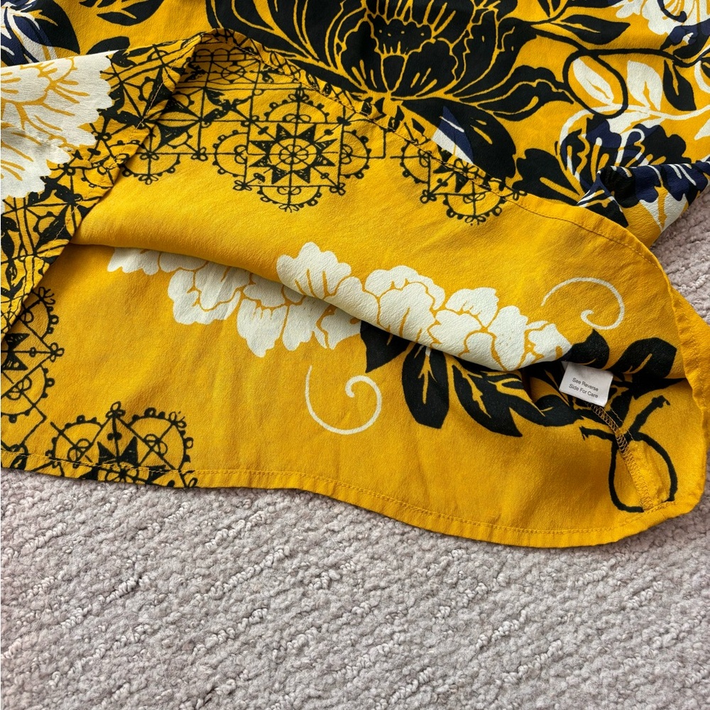Floral Yellow and Navy Sleeveless Top - Picture 5 of 5